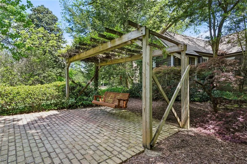 216 Mount Paran Road, Atlanta, Georgia 30327, 8 Bedrooms Bedrooms, ,6 BathroomsBathrooms,Residential,Sold,216 Mount Paran Road,7372969