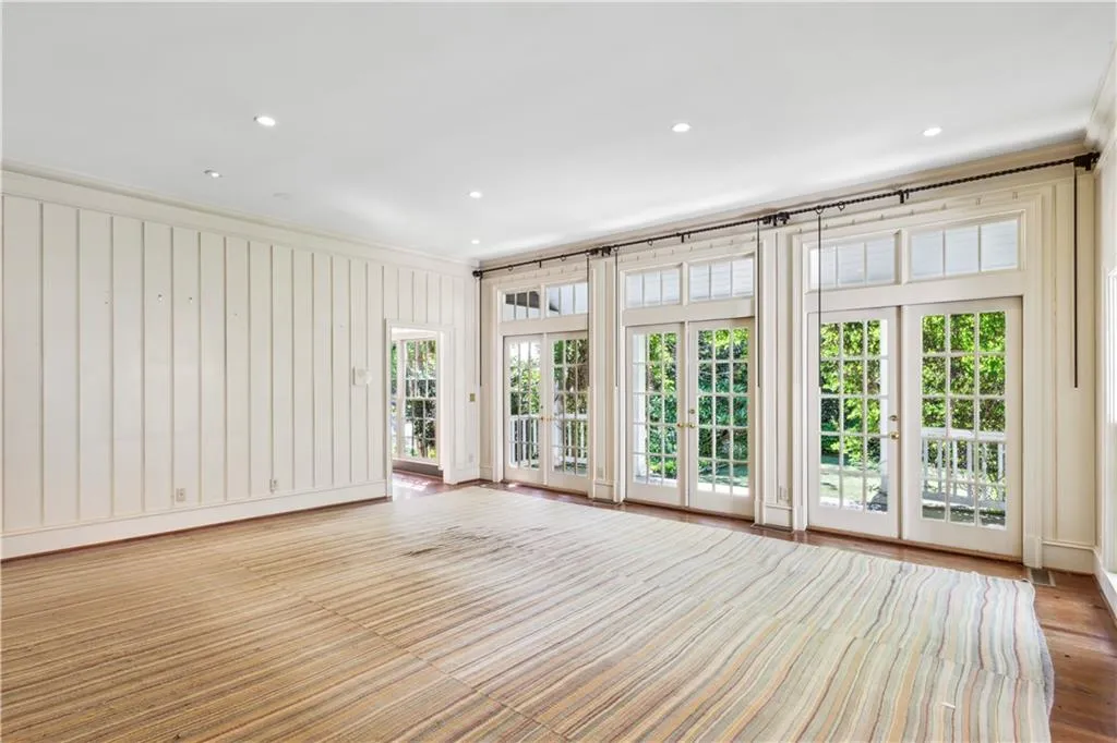 216 Mount Paran Road, Atlanta, Georgia 30327, 8 Bedrooms Bedrooms, ,6 BathroomsBathrooms,Residential,Sold,216 Mount Paran Road,7372969