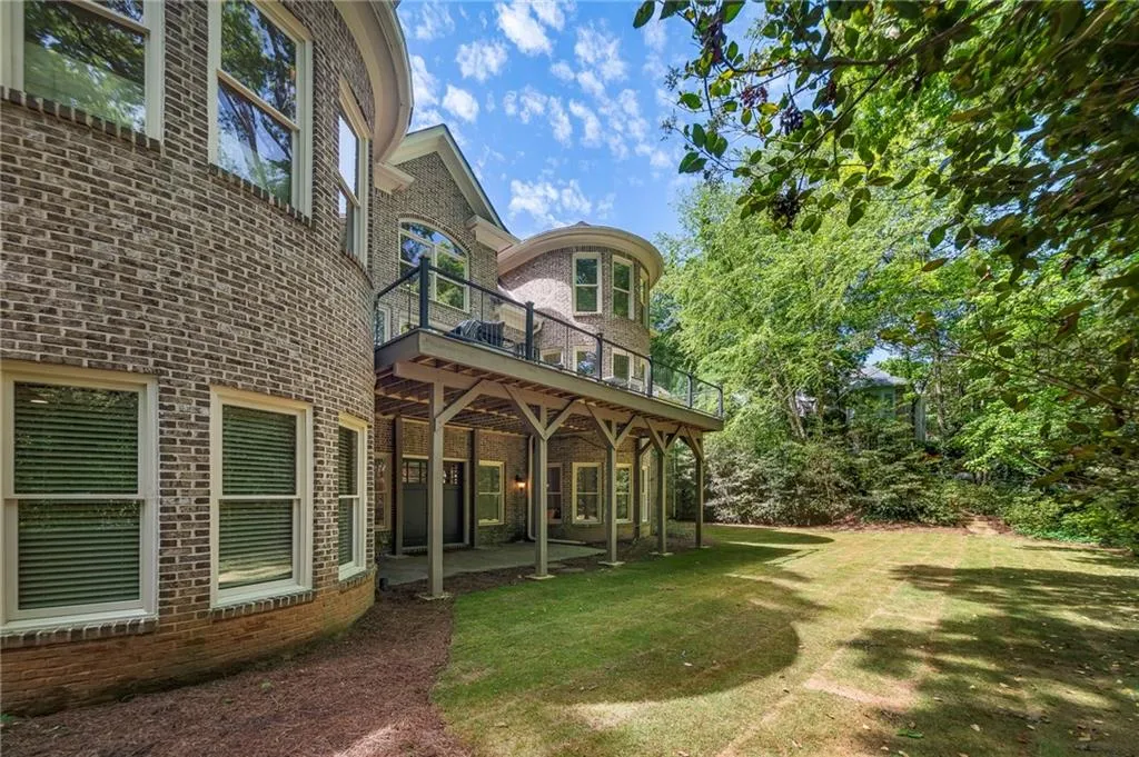 390 Franklin Road, Atlanta, Georgia 30342, 6 Bedrooms Bedrooms, ,5 BathroomsBathrooms,Residential,Sold,390 Franklin Road,7208001