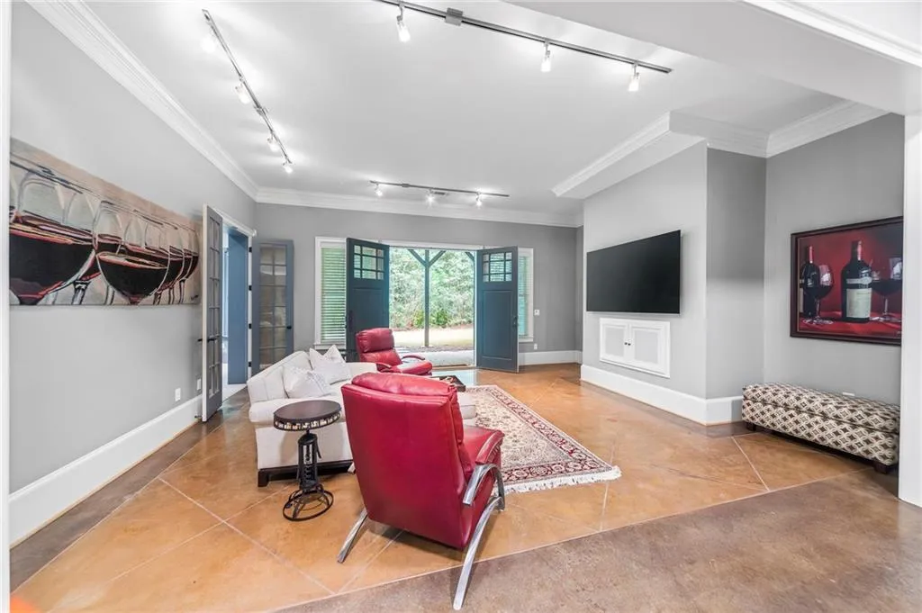 390 Franklin Road, Atlanta, Georgia 30342, 6 Bedrooms Bedrooms, ,5 BathroomsBathrooms,Residential,Sold,390 Franklin Road,7208001