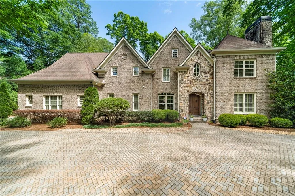 390 Franklin Road, Atlanta, Georgia 30342, 6 Bedrooms Bedrooms, ,5 BathroomsBathrooms,Residential,Sold,390 Franklin Road,7208001