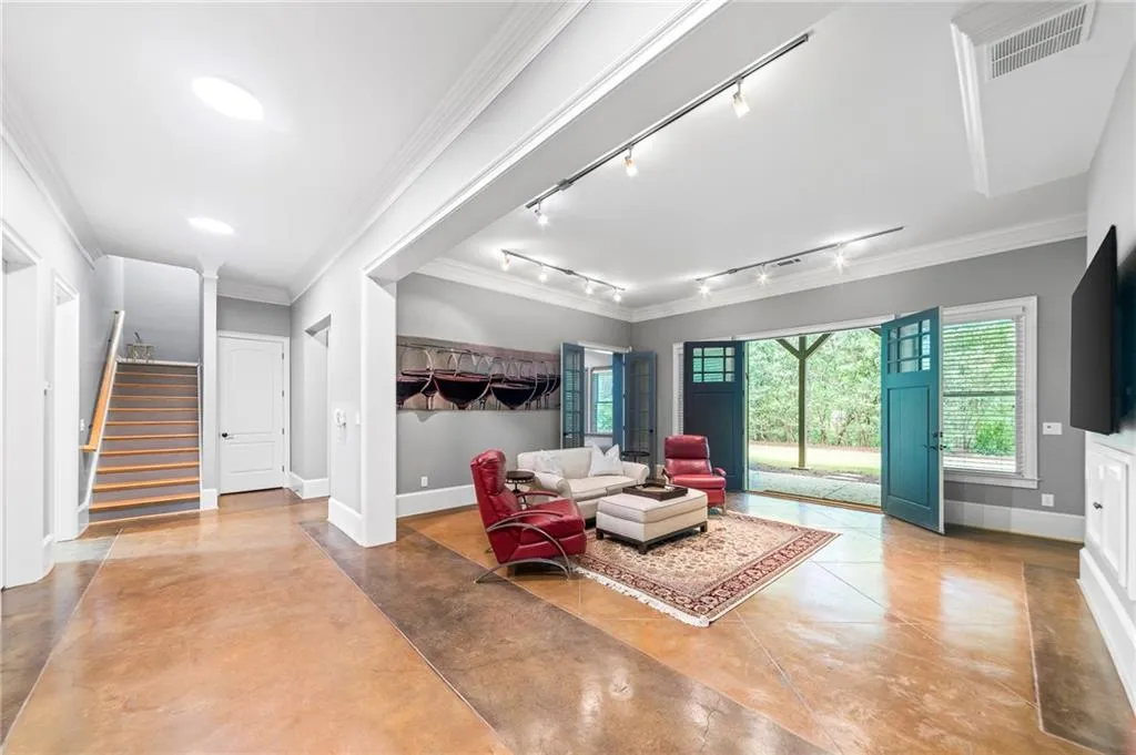 390 Franklin Road, Atlanta, Georgia 30342, 6 Bedrooms Bedrooms, ,5 BathroomsBathrooms,Residential,Sold,390 Franklin Road,7208001