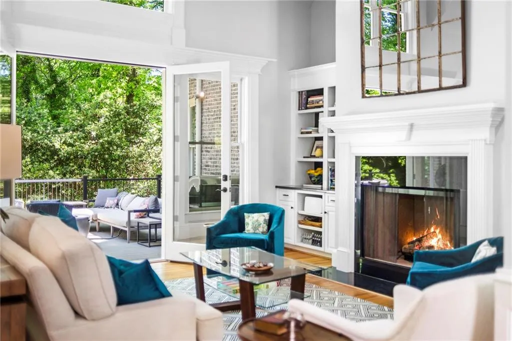 390 Franklin Road, Atlanta, Georgia 30342, 6 Bedrooms Bedrooms, ,5 BathroomsBathrooms,Residential,Sold,390 Franklin Road,7208001