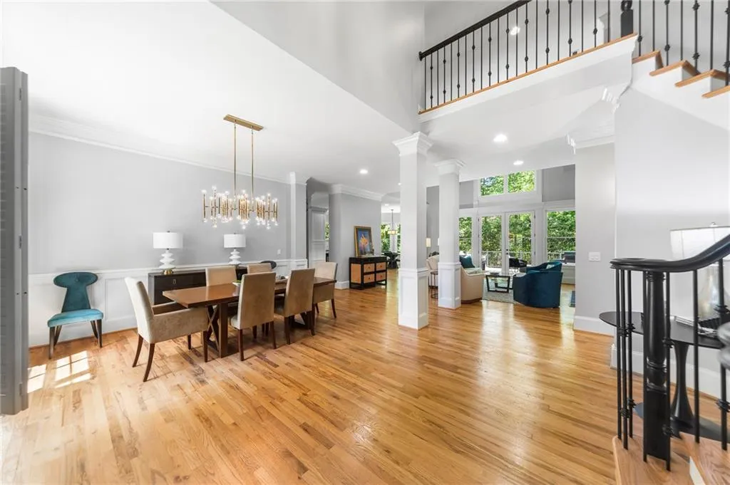 390 Franklin Road, Atlanta, Georgia 30342, 6 Bedrooms Bedrooms, ,5 BathroomsBathrooms,Residential,Sold,390 Franklin Road,7208001