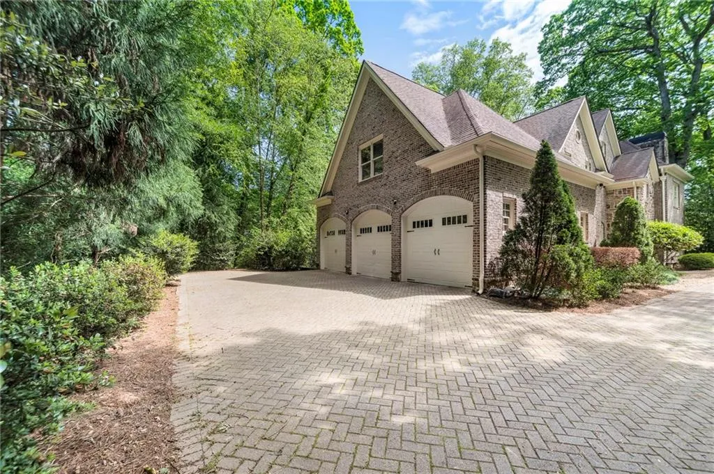 390 Franklin Road, Atlanta, Georgia 30342, 6 Bedrooms Bedrooms, ,5 BathroomsBathrooms,Residential,Sold,390 Franklin Road,7208001