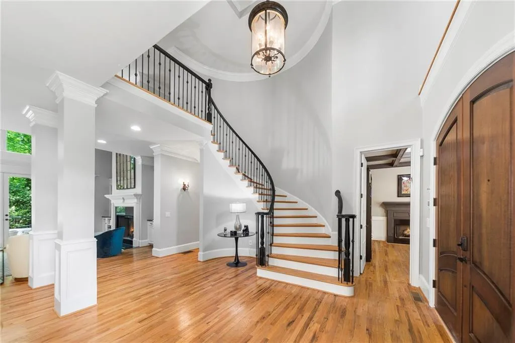 390 Franklin Road, Atlanta, Georgia 30342, 6 Bedrooms Bedrooms, ,5 BathroomsBathrooms,Residential,Sold,390 Franklin Road,7208001