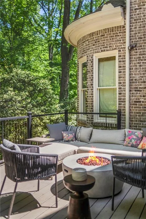 390 Franklin Road, Atlanta, Georgia 30342, 6 Bedrooms Bedrooms, ,5 BathroomsBathrooms,Residential,Sold,390 Franklin Road,7208001