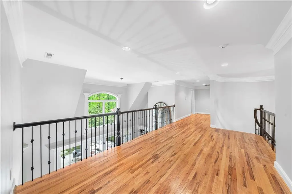 390 Franklin Road, Atlanta, Georgia 30342, 6 Bedrooms Bedrooms, ,5 BathroomsBathrooms,Residential,Sold,390 Franklin Road,7208001