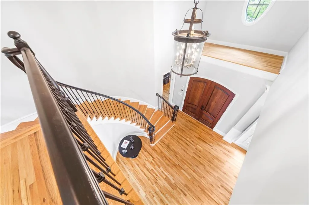 390 Franklin Road, Atlanta, Georgia 30342, 6 Bedrooms Bedrooms, ,5 BathroomsBathrooms,Residential,Sold,390 Franklin Road,7208001