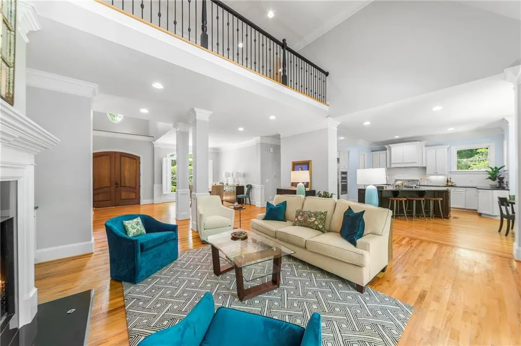 390 Franklin Road, Atlanta, Georgia 30342, 6 Bedrooms Bedrooms, ,5 BathroomsBathrooms,Residential,Sold,390 Franklin Road,7208001