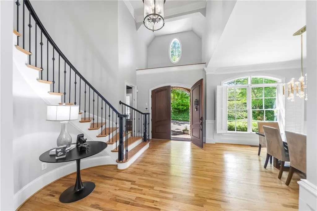 390 Franklin Road, Atlanta, Georgia 30342, 6 Bedrooms Bedrooms, ,5 BathroomsBathrooms,Residential,Sold,390 Franklin Road,7208001