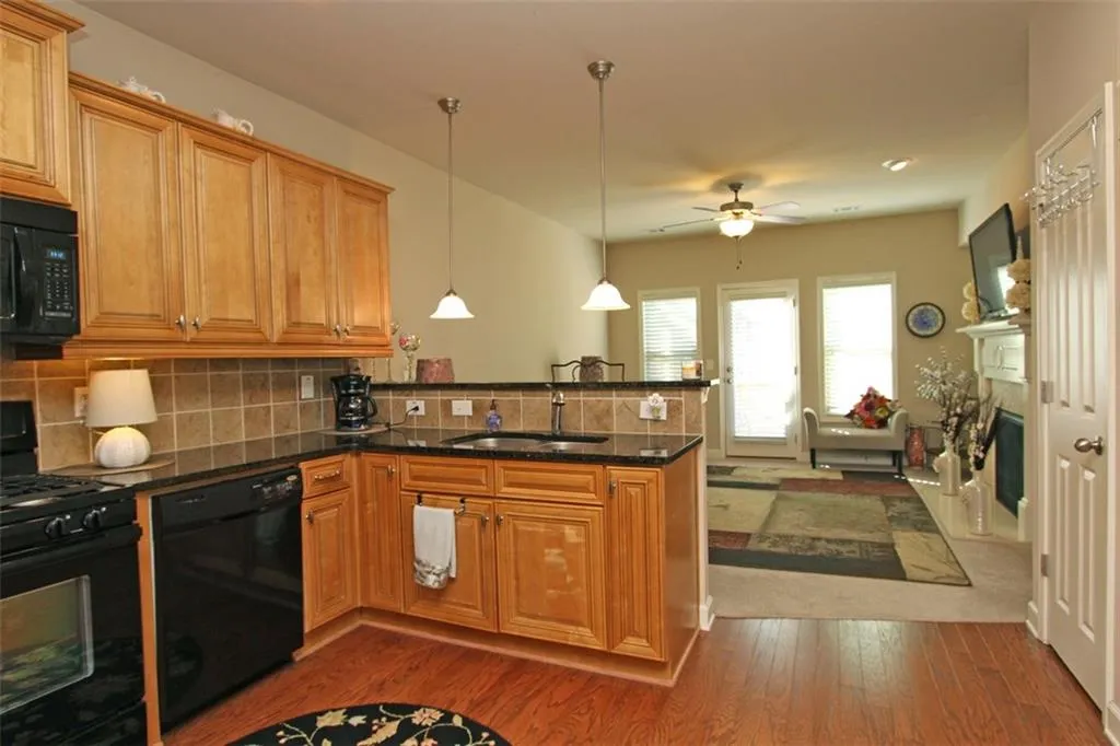 7235 Highland Bluff Ne, Sandy Springs, Georgia 30328, 3 Bedrooms Bedrooms, ,3 BathroomsBathrooms,Residential,Sold,7235 Highland Bluff Ne,5660085