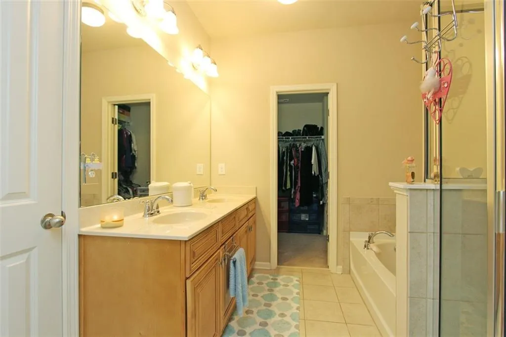 7235 Highland Bluff Ne, Sandy Springs, Georgia 30328, 3 Bedrooms Bedrooms, ,3 BathroomsBathrooms,Residential,Sold,7235 Highland Bluff Ne,5660085