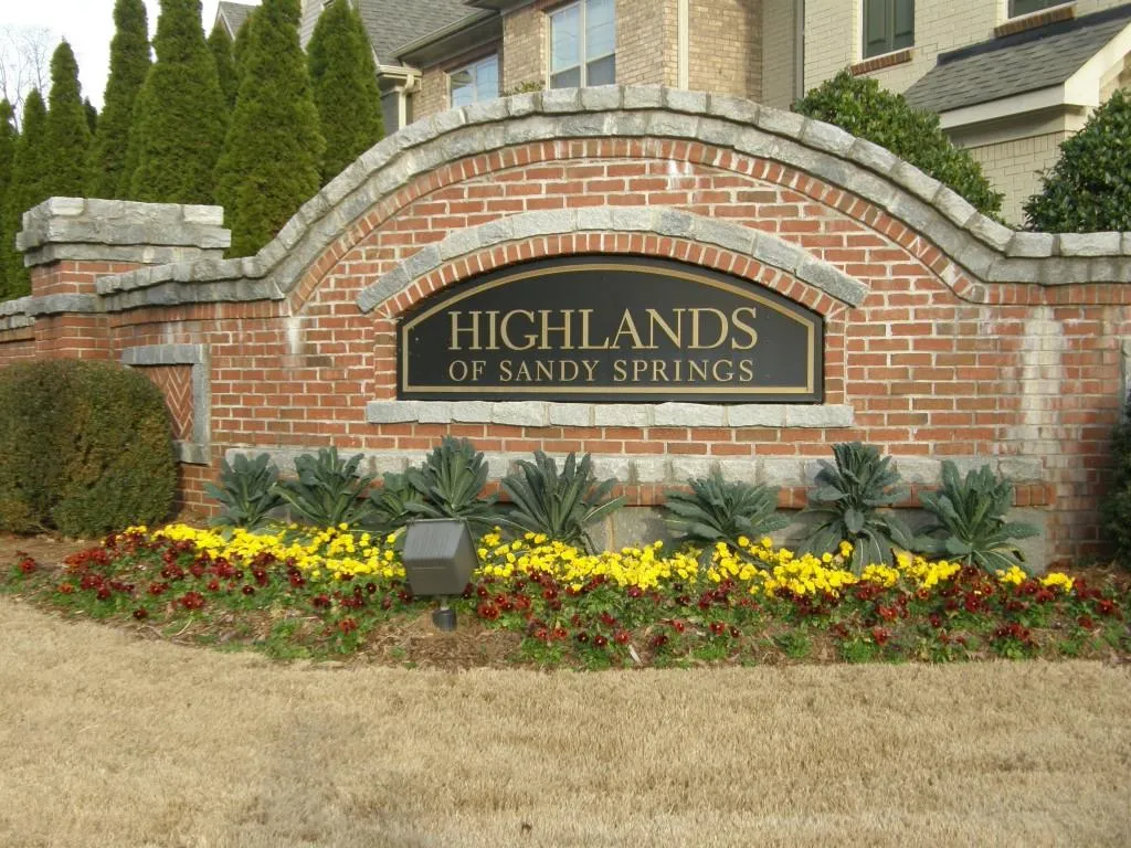 7235 Highland Bluff Ne, Sandy Springs, Georgia 30328, 3 Bedrooms Bedrooms, ,3 BathroomsBathrooms,Residential,Sold,7235 Highland Bluff Ne,5660085