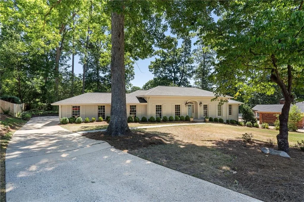 4775 Brinkley Lane, Atlanta, Georgia 30342, 5 Bedrooms Bedrooms, ,3 BathroomsBathrooms,Residential,Sold,4775 Brinkley Lane,7405688