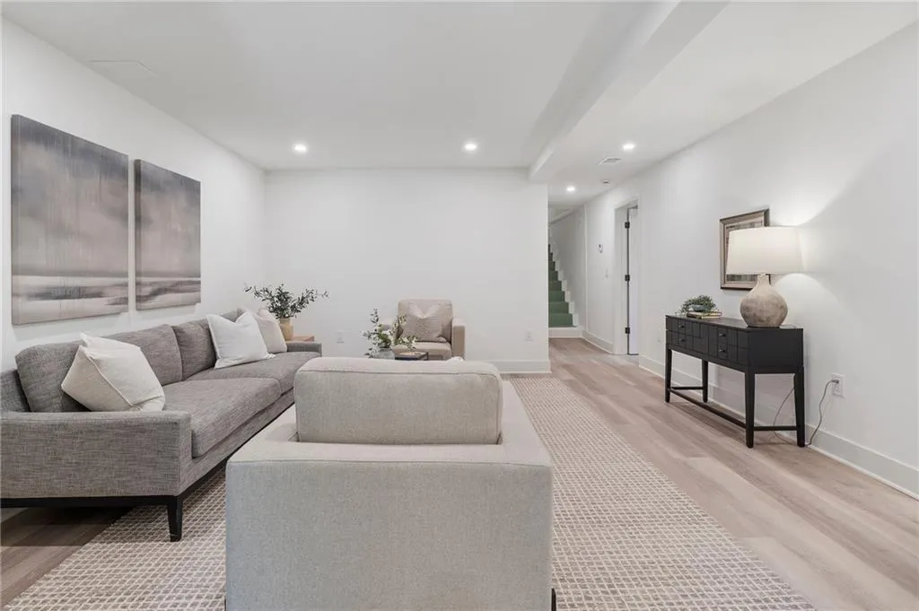 Terrace level living space