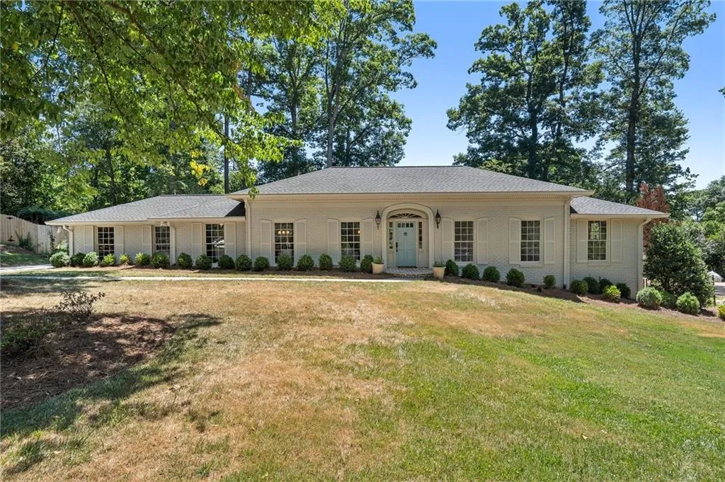 4775 Brinkley Lane, Atlanta, Georgia 30342, 5 Bedrooms Bedrooms, ,3 BathroomsBathrooms,Residential,Sold,4775 Brinkley Lane,7405688