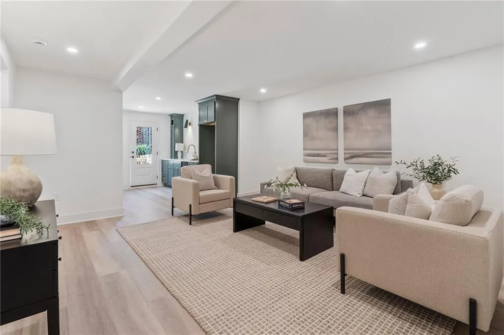Terrace level living space