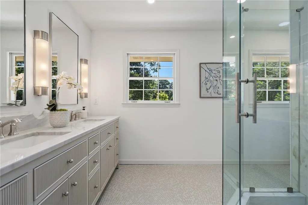 Another view of the primary bath