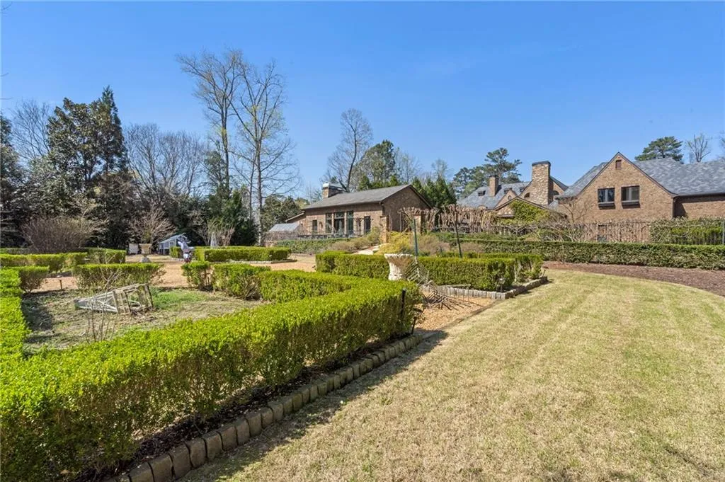 1376 Mount Paran Road Nw, Atlanta, Georgia 30327, 9 Bedrooms Bedrooms, 0 ,12 BathroomsBathrooms,Residential,For Sale,1376 Mount Paran Road Nw,7739948