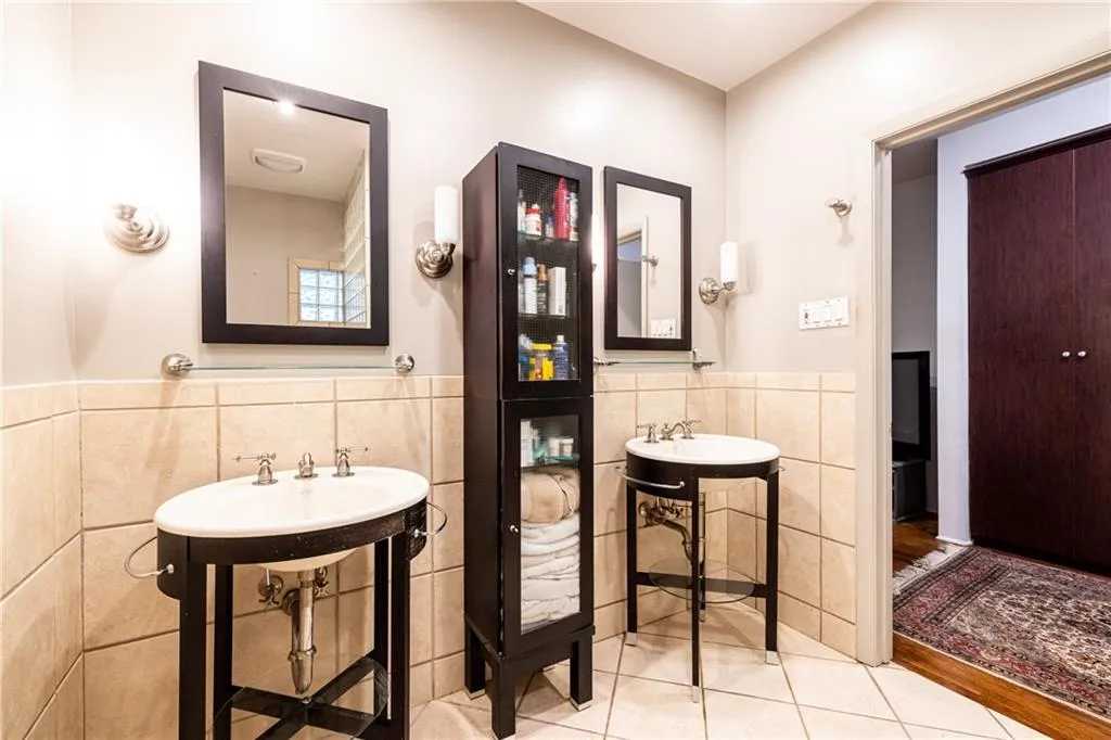 770 Kings Way Nw, Atlanta, Georgia 30327, 4 Bedrooms Bedrooms, 0 ,4 BathroomsBathrooms,Residential,For Sale,770 Kings Way Nw,7774585