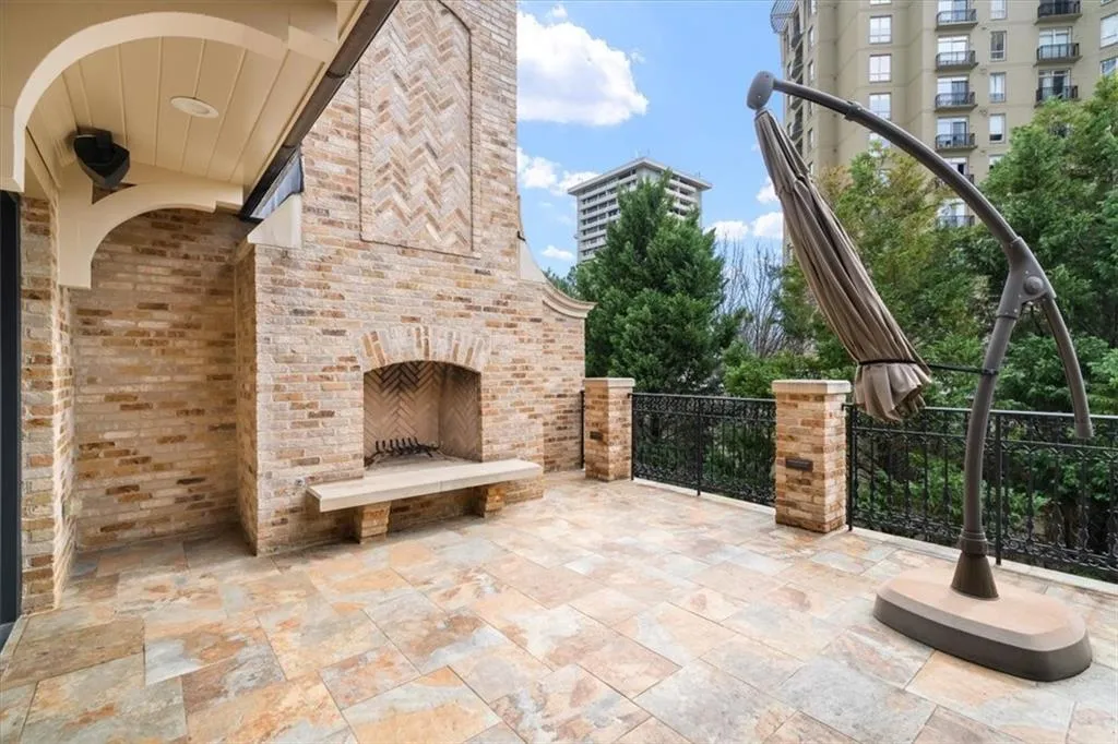 Third floor open patio