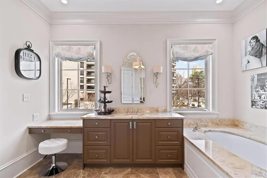 2640 Peachtree Road Nw Unit 3, Atlanta, Georgia 30305, 4 Bedrooms Bedrooms, 0 ,4 BathroomsBathrooms,Residential,For Sale,2640 Peachtree Road Nw Unit 3,7723260