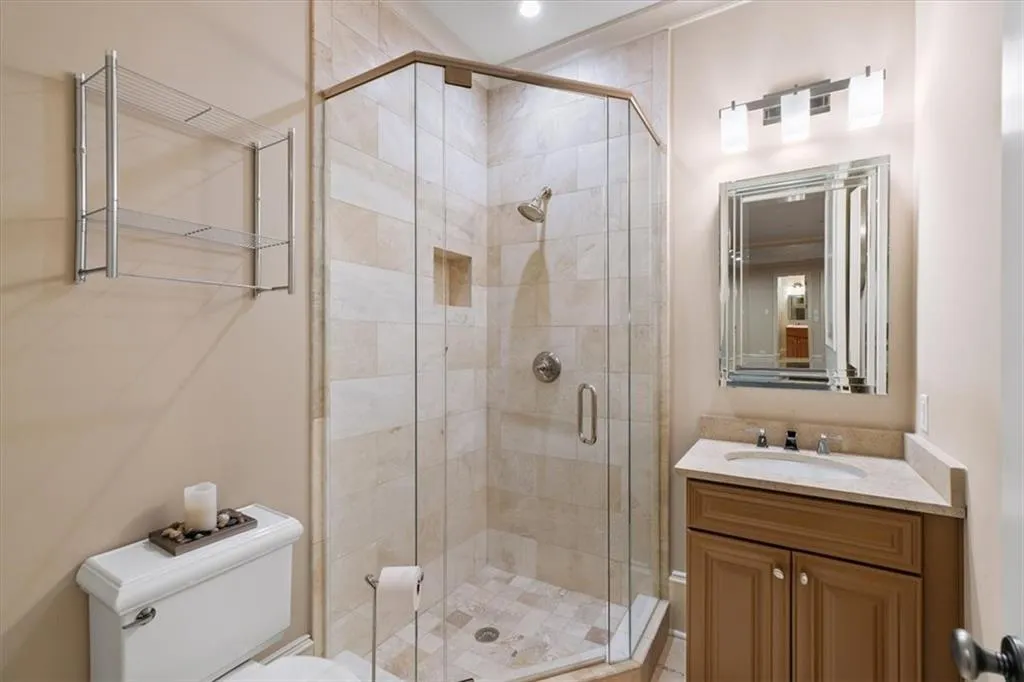 Terrace level bath