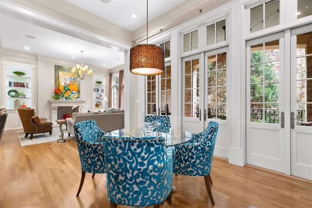 2640 Peachtree Road Nw Unit 3, Atlanta, Georgia 30305, 4 Bedrooms Bedrooms, 0 ,4 BathroomsBathrooms,Residential,For Sale,2640 Peachtree Road Nw Unit 3,7723260