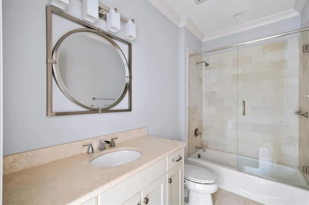 Bedroom 2 Ensuite Bath
