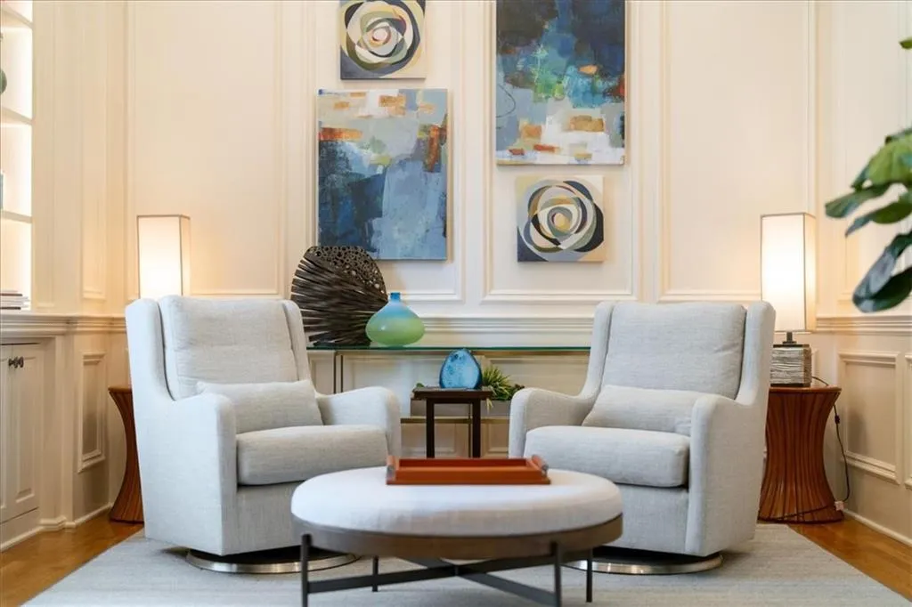 2640 Peachtree Road Nw Unit 3, Atlanta, Georgia 30305, 4 Bedrooms Bedrooms, 0 ,4 BathroomsBathrooms,Residential,For Sale,2640 Peachtree Road Nw Unit 3,7723260