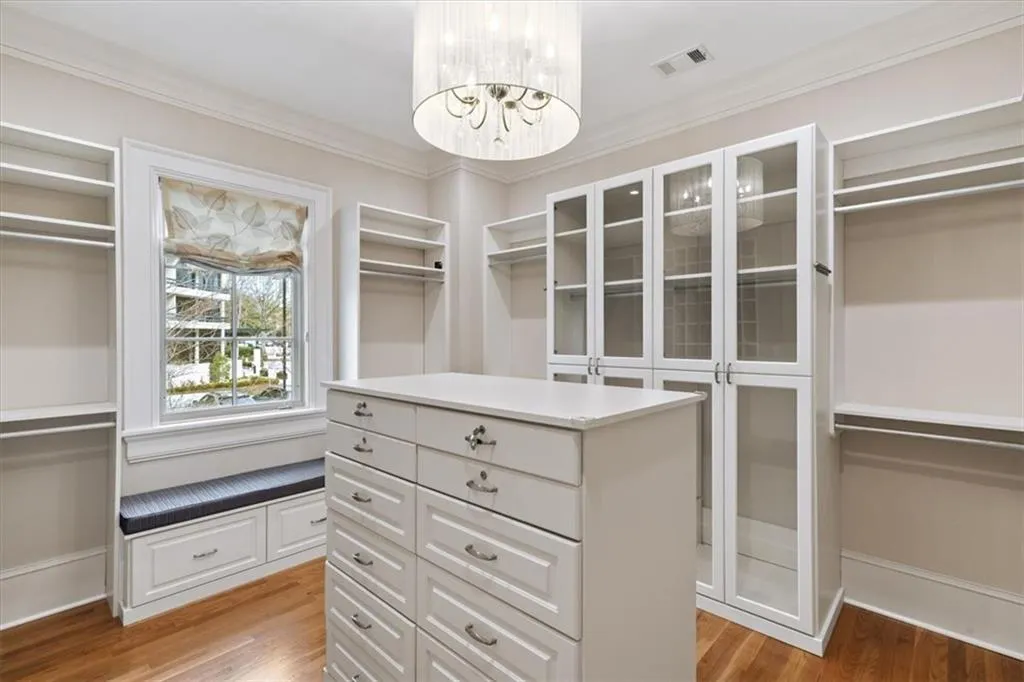 Large walk-in! Closet #2