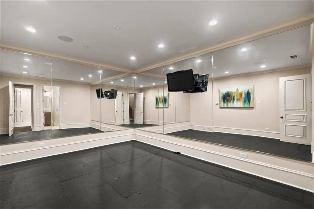 Large Gym with on-suite.