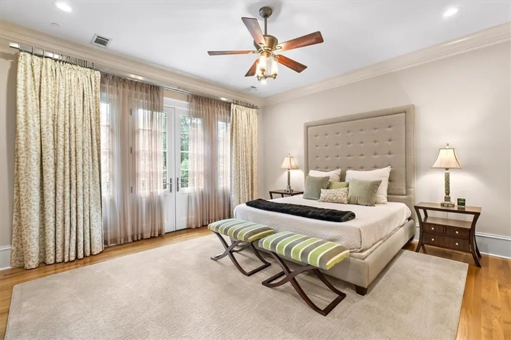 2640 Peachtree Road Nw Unit 3, Atlanta, Georgia 30305, 4 Bedrooms Bedrooms, 0 ,4 BathroomsBathrooms,Residential,For Sale,2640 Peachtree Road Nw Unit 3,7723260