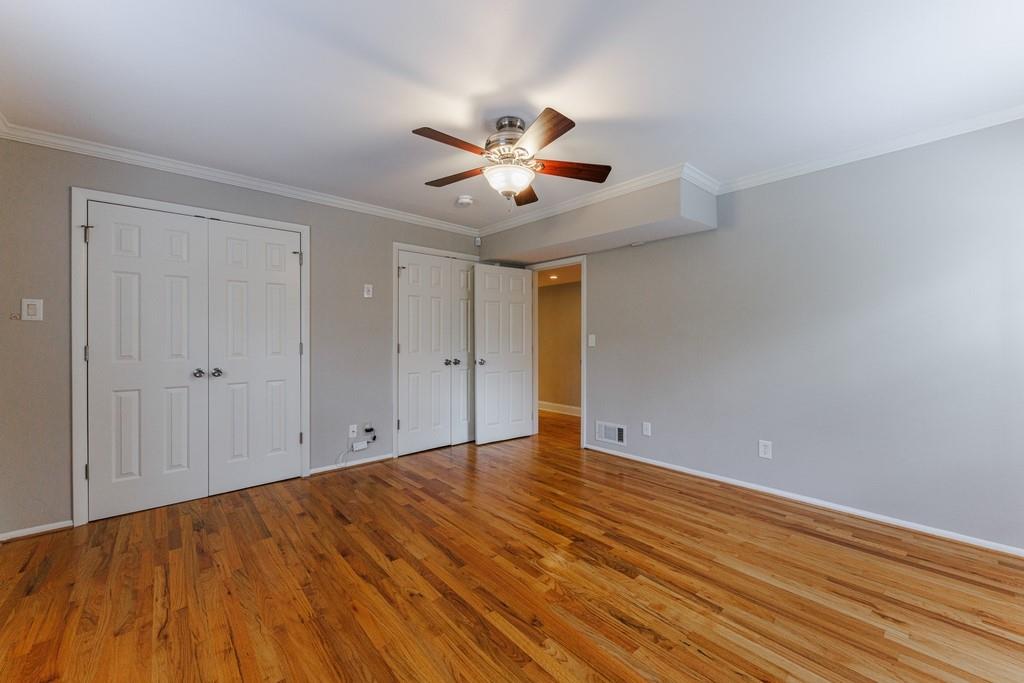 4th bedroom has two closets