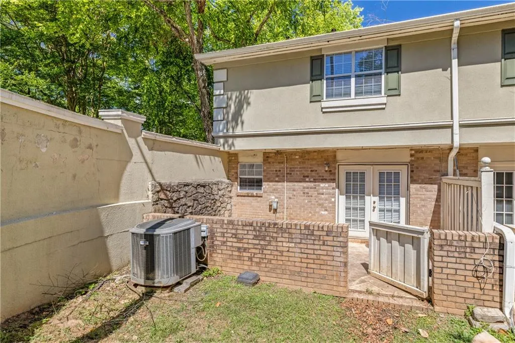 6900 Roswell Road Ne Unit B6, Sandy Springs, Georgia 30328, 2 Bedrooms Bedrooms, ,2 BathroomsBathrooms,Residential,Sold,6900 Roswell Road Ne Unit B6,7459470