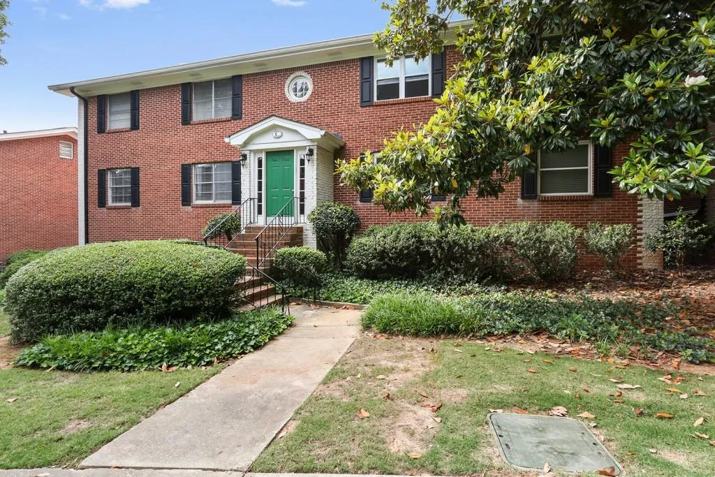 4282 Roswell Road Ne Unit C1, Atlanta, Georgia 30342, 2 Bedrooms Bedrooms, ,2 BathroomsBathrooms,Residential,Sold,4282 Roswell Road Ne Unit C1,5692070