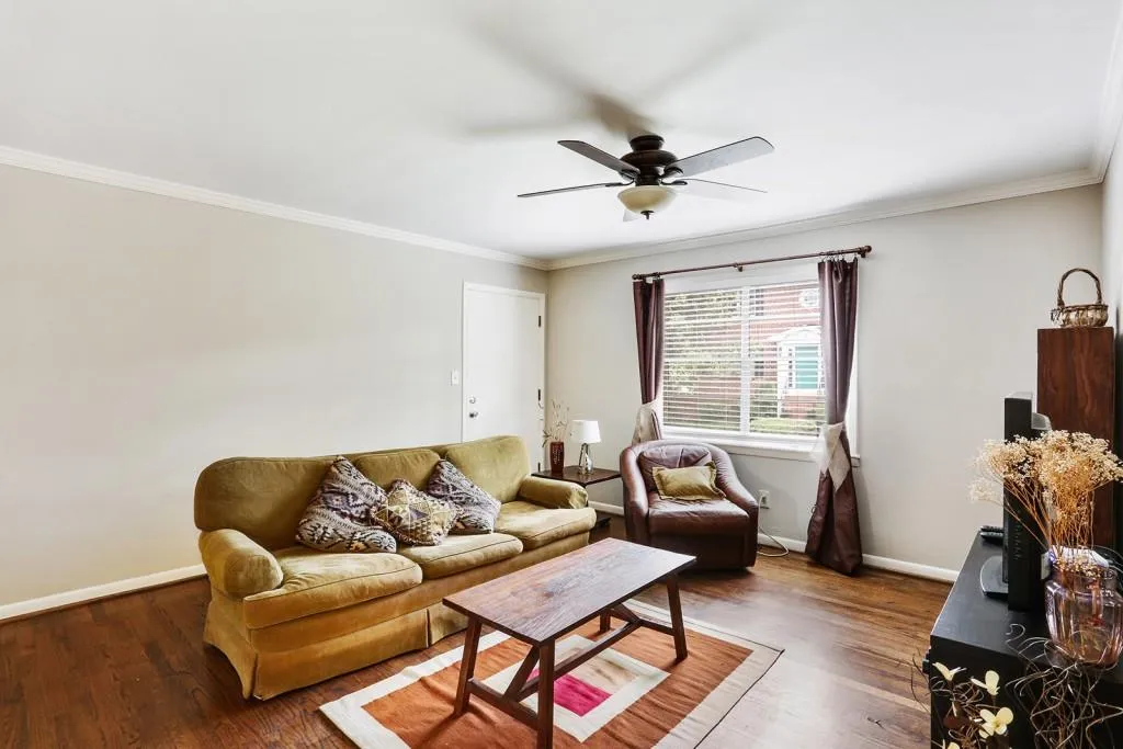 4282 Roswell Road Ne Unit C1, Atlanta, Georgia 30342, 2 Bedrooms Bedrooms, ,2 BathroomsBathrooms,Residential,Sold,4282 Roswell Road Ne Unit C1,5692070