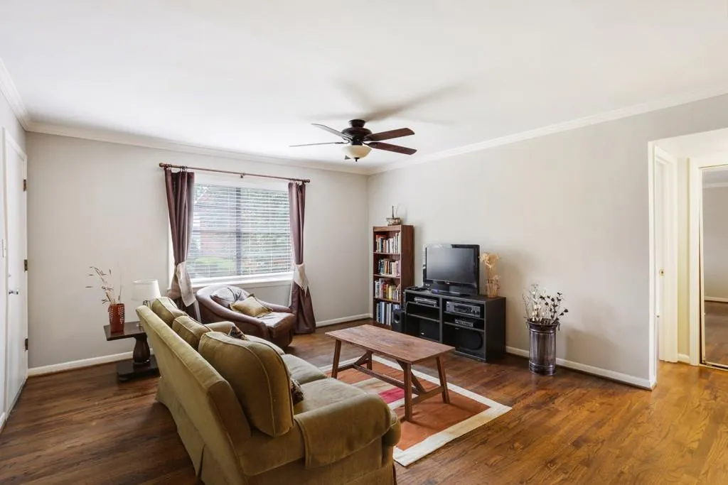 4282 Roswell Road Ne Unit C1, Atlanta, Georgia 30342, 2 Bedrooms Bedrooms, ,2 BathroomsBathrooms,Residential,Sold,4282 Roswell Road Ne Unit C1,5692070