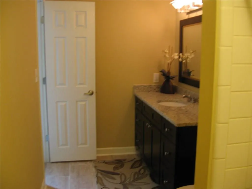 1050 Huntcliff Trace, Sandy Springs, Georgia 30350, 3 Bedrooms Bedrooms, ,2 BathroomsBathrooms,Residential,Sold,1050 Huntcliff Trace,5694600