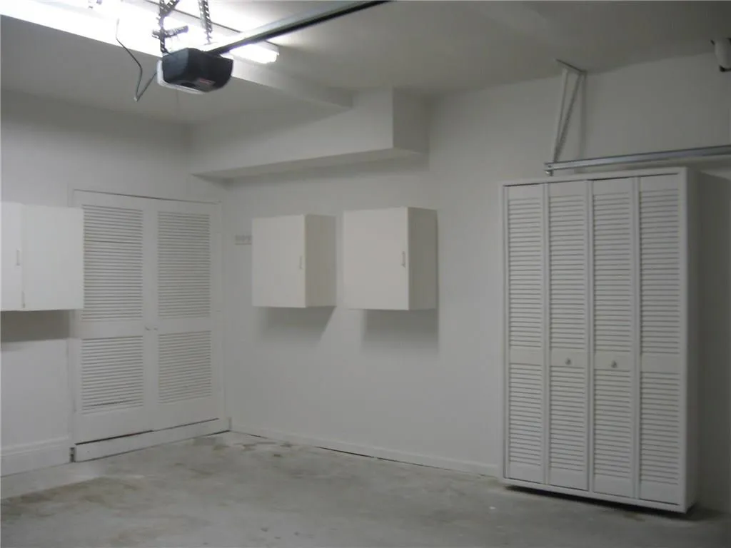 1050 Huntcliff Trace, Sandy Springs, Georgia 30350, 3 Bedrooms Bedrooms, ,2 BathroomsBathrooms,Residential,Sold,1050 Huntcliff Trace,5694600