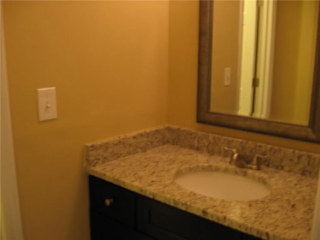 1050 Huntcliff Trace, Sandy Springs, Georgia 30350, 3 Bedrooms Bedrooms, ,2 BathroomsBathrooms,Residential,Sold,1050 Huntcliff Trace,5694600