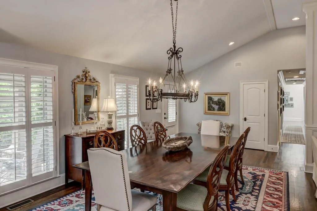 735 Starlight Lane, Atlanta, Georgia 30342, 5 Bedrooms Bedrooms, ,4 BathroomsBathrooms,Residential,Sold,735 Starlight Lane,5869416