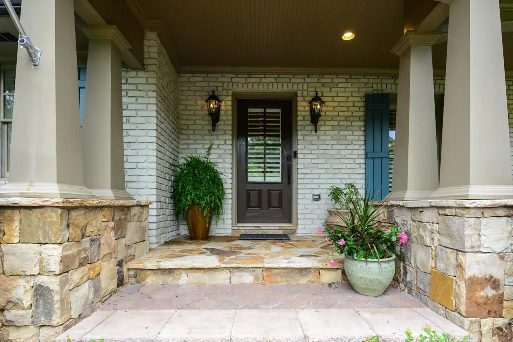 735 Starlight Lane, Atlanta, Georgia 30342, 5 Bedrooms Bedrooms, ,4 BathroomsBathrooms,Residential,Sold,735 Starlight Lane,5869416