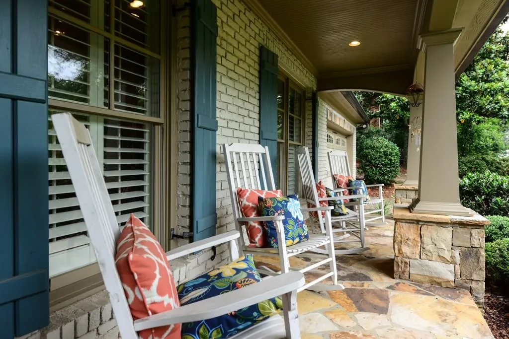 735 Starlight Lane, Atlanta, Georgia 30342, 5 Bedrooms Bedrooms, ,4 BathroomsBathrooms,Residential,Sold,735 Starlight Lane,5869416