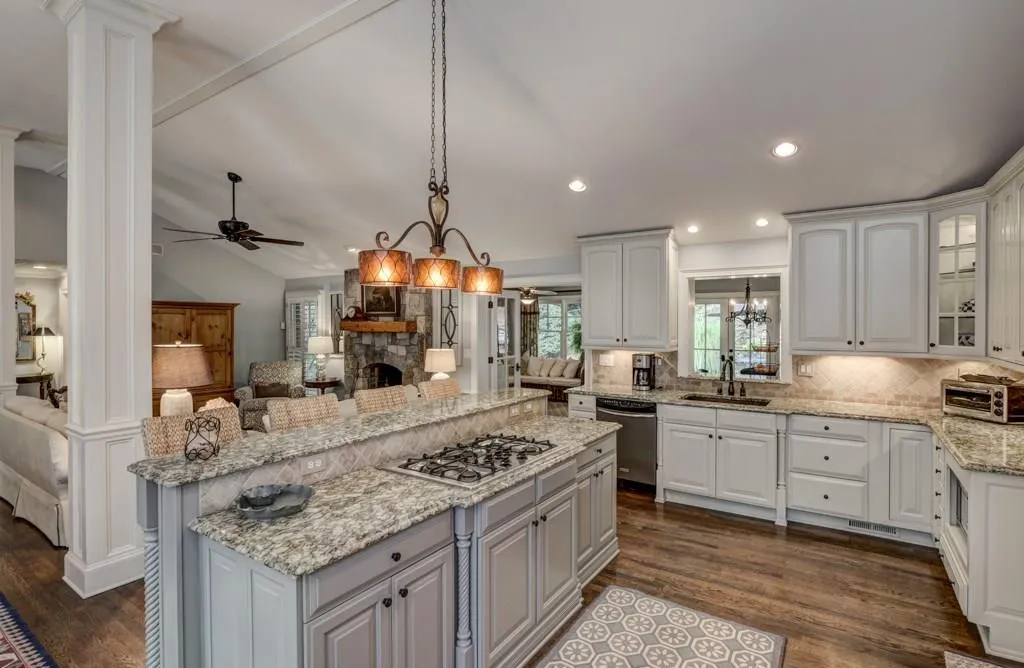 735 Starlight Lane, Atlanta, Georgia 30342, 5 Bedrooms Bedrooms, ,4 BathroomsBathrooms,Residential,Sold,735 Starlight Lane,5869416