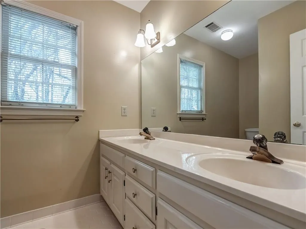 7410 Stoneykirk Close, Sandy Springs, Georgia 30350, 5 Bedrooms Bedrooms, ,4 BathroomsBathrooms,Residential,Sold,7410 Stoneykirk Close,6096990