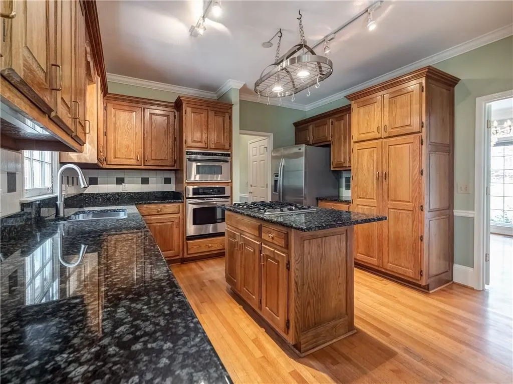 7410 Stoneykirk Close, Sandy Springs, Georgia 30350, 5 Bedrooms Bedrooms, ,4 BathroomsBathrooms,Residential,Sold,7410 Stoneykirk Close,6096990