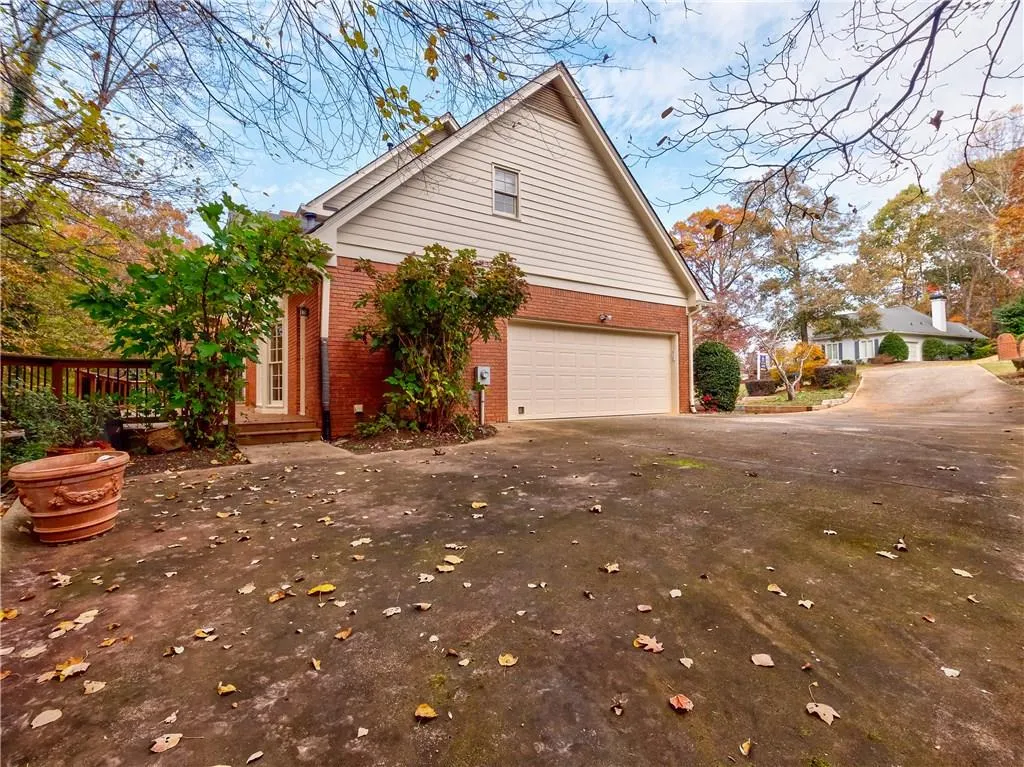 7410 Stoneykirk Close, Sandy Springs, Georgia 30350, 5 Bedrooms Bedrooms, ,4 BathroomsBathrooms,Residential,Sold,7410 Stoneykirk Close,6096990