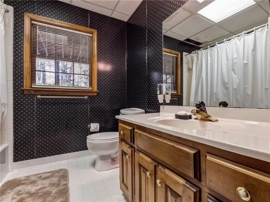 7410 Stoneykirk Close, Sandy Springs, Georgia 30350, 5 Bedrooms Bedrooms, ,4 BathroomsBathrooms,Residential,Sold,7410 Stoneykirk Close,6096990